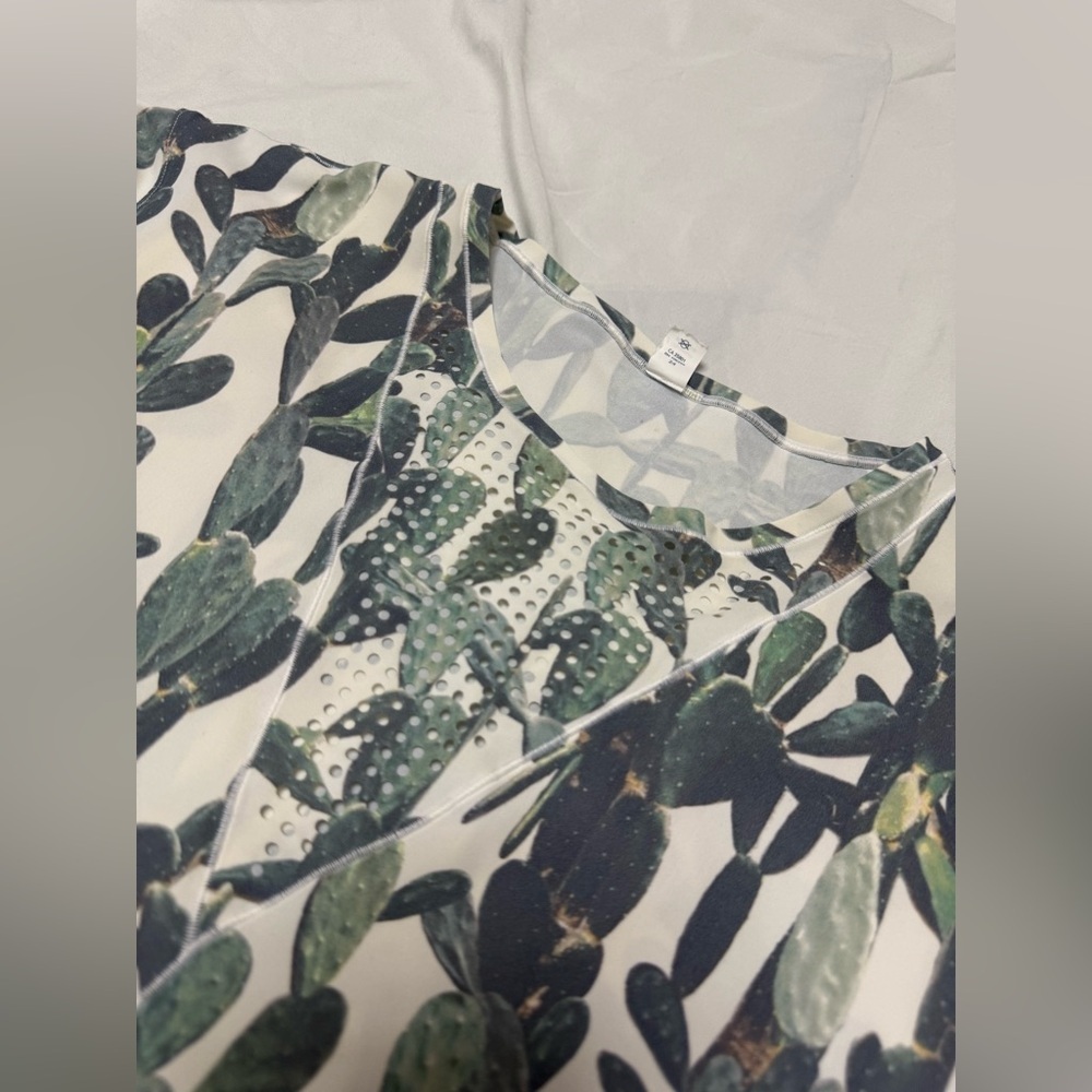 Lululemon Perfectly Perfed Tee - Picture 5 of 8